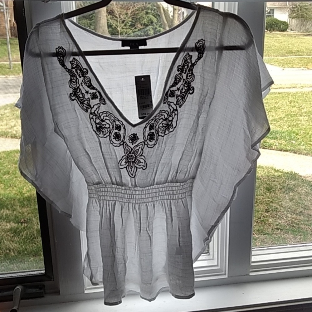Elegant  White Top NWT